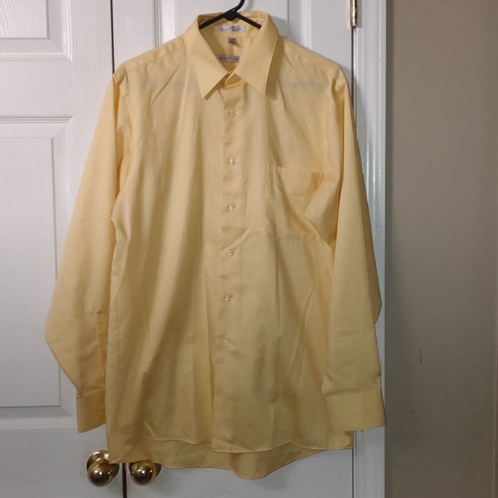 Geoffrey Beene light yellow Sateen button down dress casual shirt  Sz L NWOT